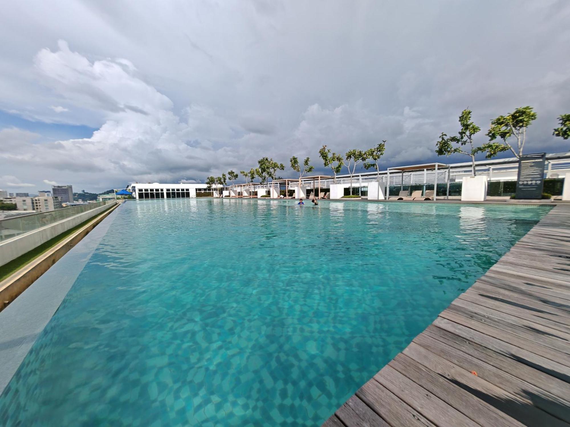 Apartment Sutera Avenue Rooftop Infinity Swimming Pool *