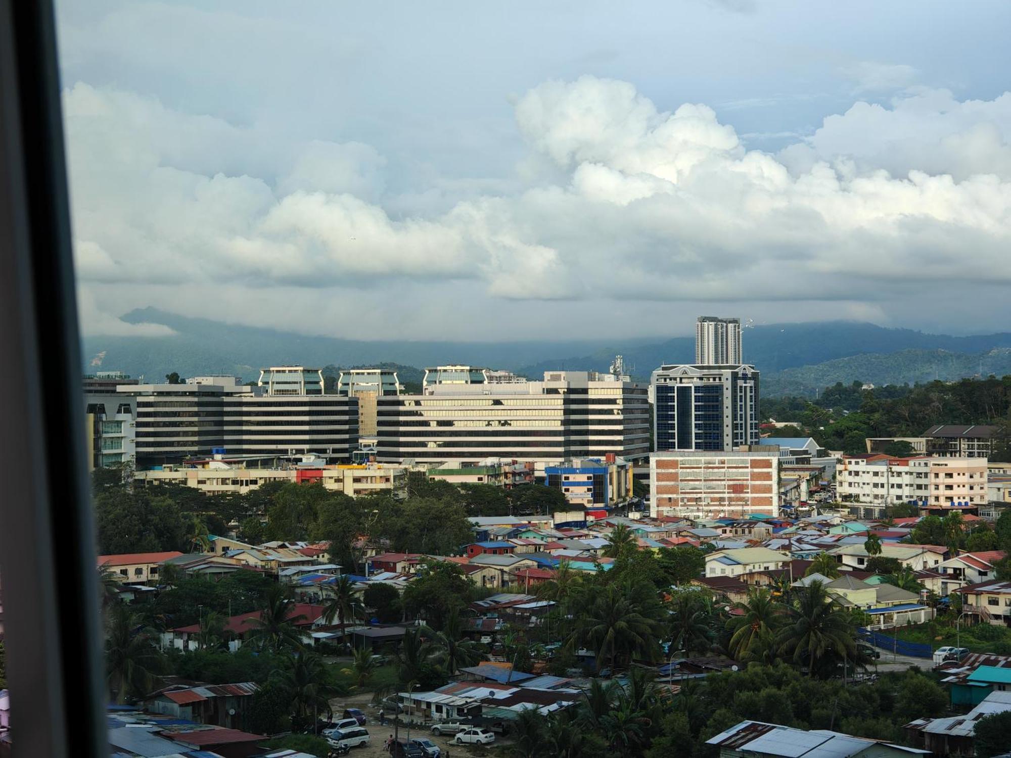Apartment Sutera Avenue Rooftop Infinity Swimming Pool